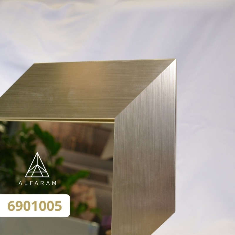 Ogledalo s drvenim okvirom – 6901 – boja okvira po izboru