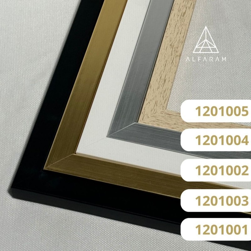 Pravokutno ogledalo u minimalističkom zlatnom okviru 1201