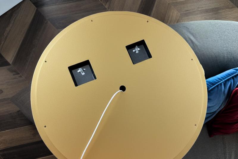 Zlatno LED kućište – neutralna boja
